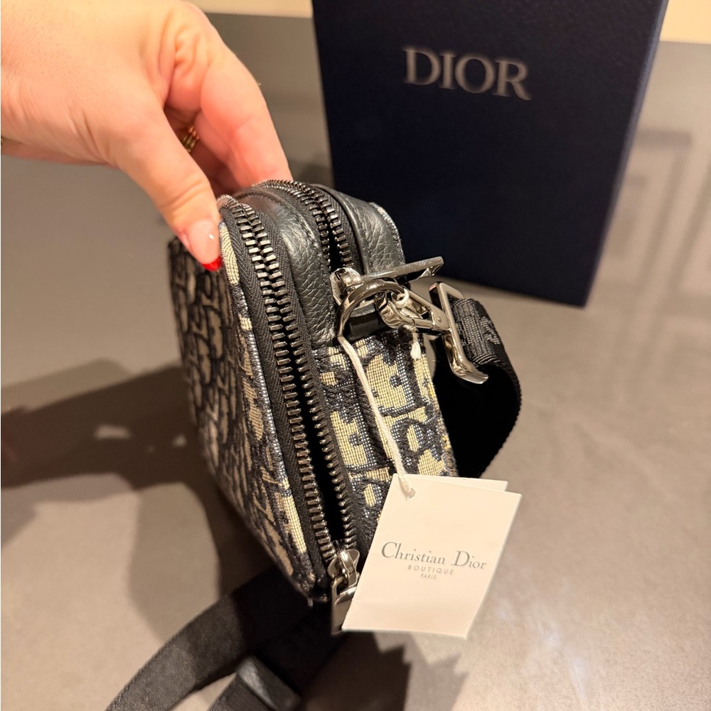 Dior Monogram Crossbody Bag in Oblique Canvas - Picture 4 of 10